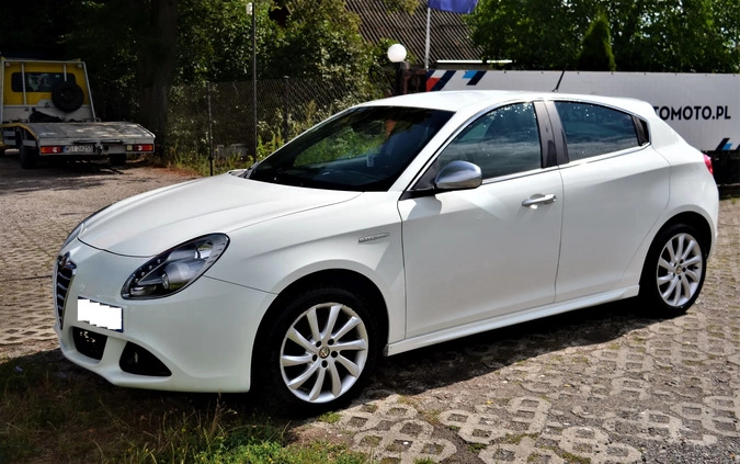 Alfa Romeo Giulietta cena 23900 przebieg: 242000, rok produkcji 2012 z Wolsztyn małe 106